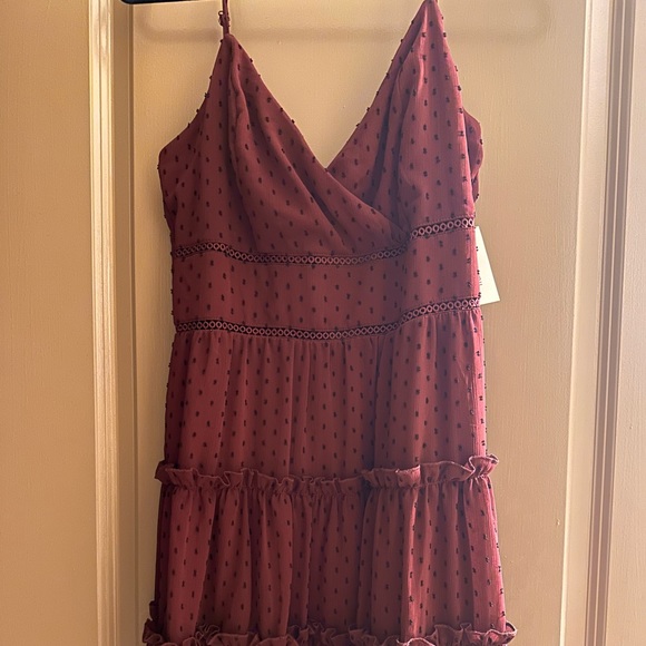 Francesca's Collections Dresses & Skirts - Francesca’s spaghetti strap burgundy and black polka dot dress
